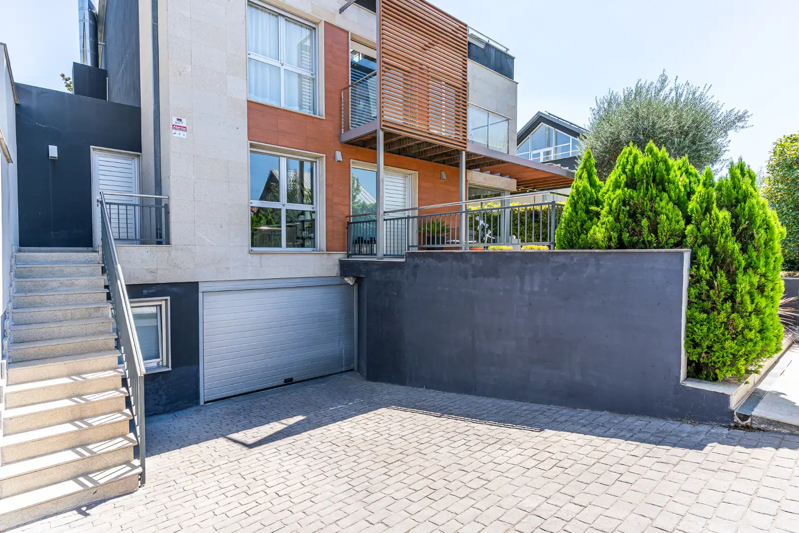 Exterior view of Detached homes for sale in Las Rozas de Madrid  with Air Conditioner, Heating and Private garden
