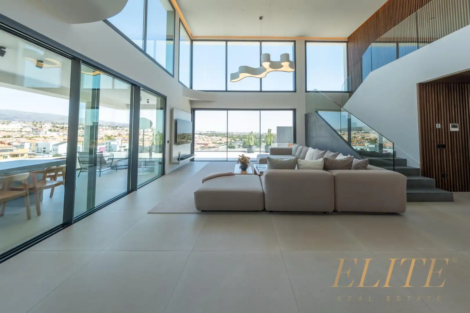 Sala de estar de Casa o chalet en venta en San Bartolomé de Tirajana con Aire acondicionado, Jardín privado y Terraza