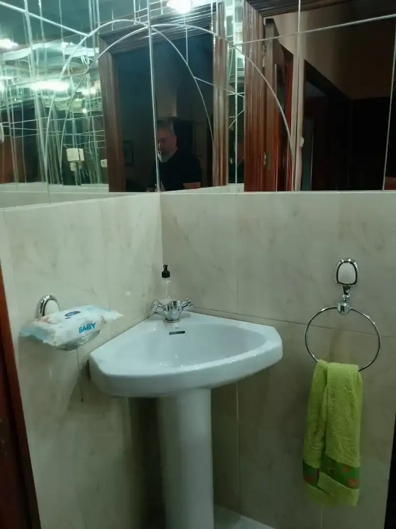 Baño de Piso en venta en Almadén con Aire acondicionado, Amueblado y Lavadora