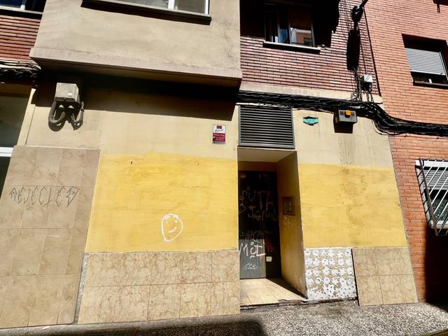 Local comercial en Venta en Calle de Pontevedra en Barrio Torrero
