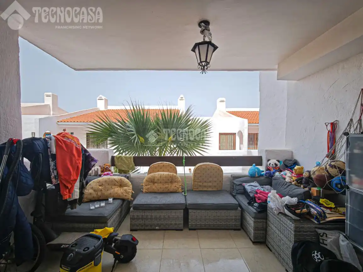 Terraza de Piso en venta en Arona con Piscina comunitaria