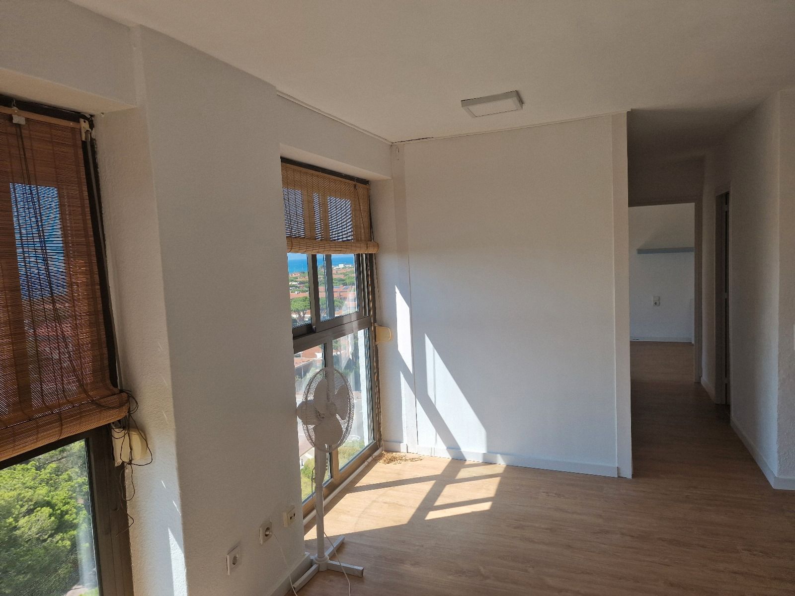 Dormitori de Pis de lloguer en Gavà amb Calefacció, Jardí privat i Parquet