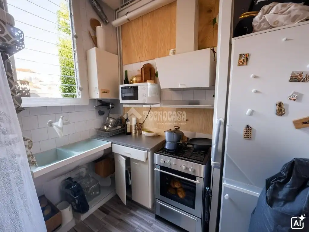 Küche von Wohnung zum Verkauf in Barcelona mit Abstellraum und Balkon