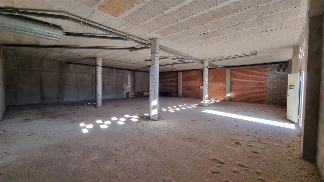 Local comercial en venda a PARAYO, imagen 4