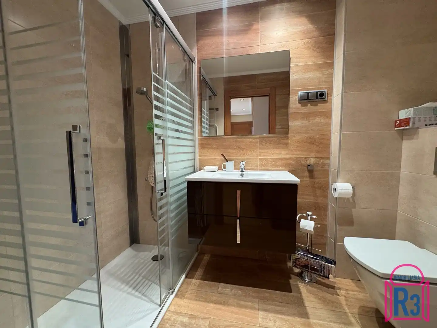 Baño de Apartamento en venta en León Capital  con Calefacción, Terraza y Trastero