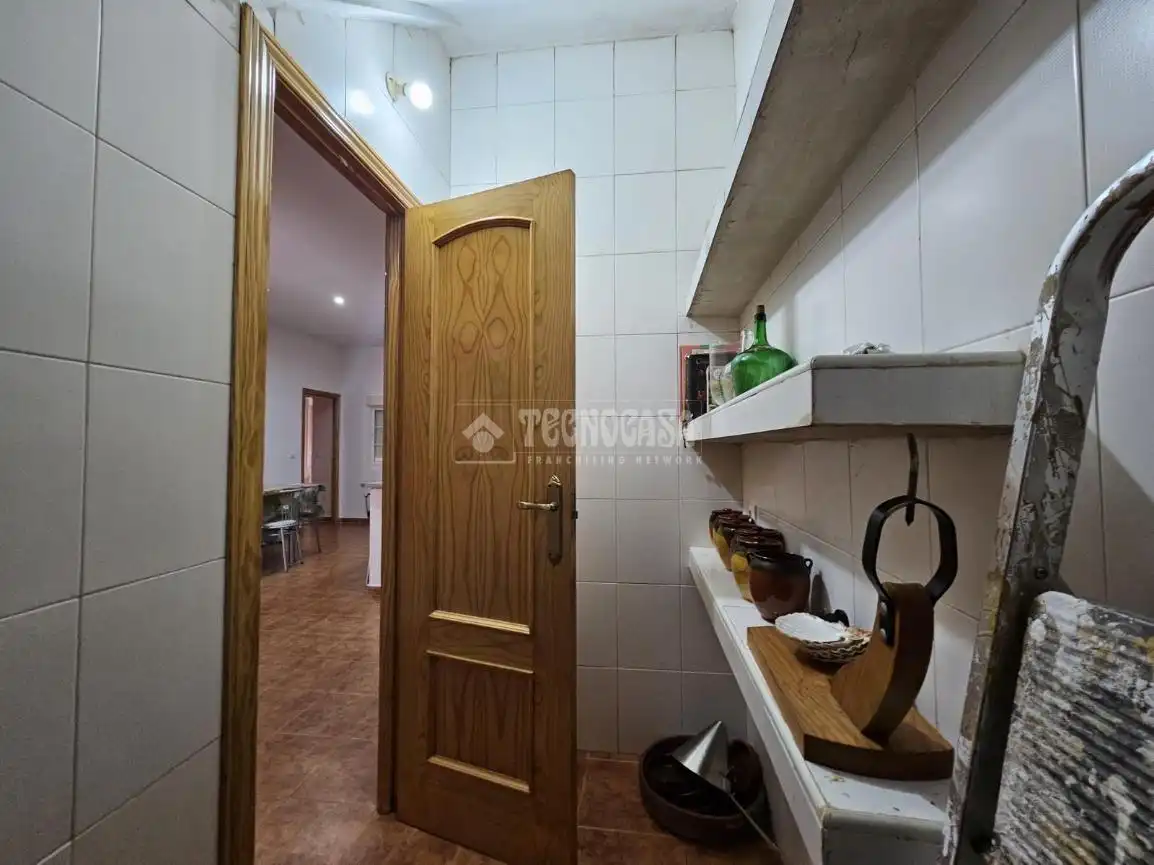 Kitchen of Detached homes for sale in El Puente del Arzobispo  with Heating