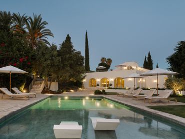 Casa con piscina en venta en Nueva Andalucía