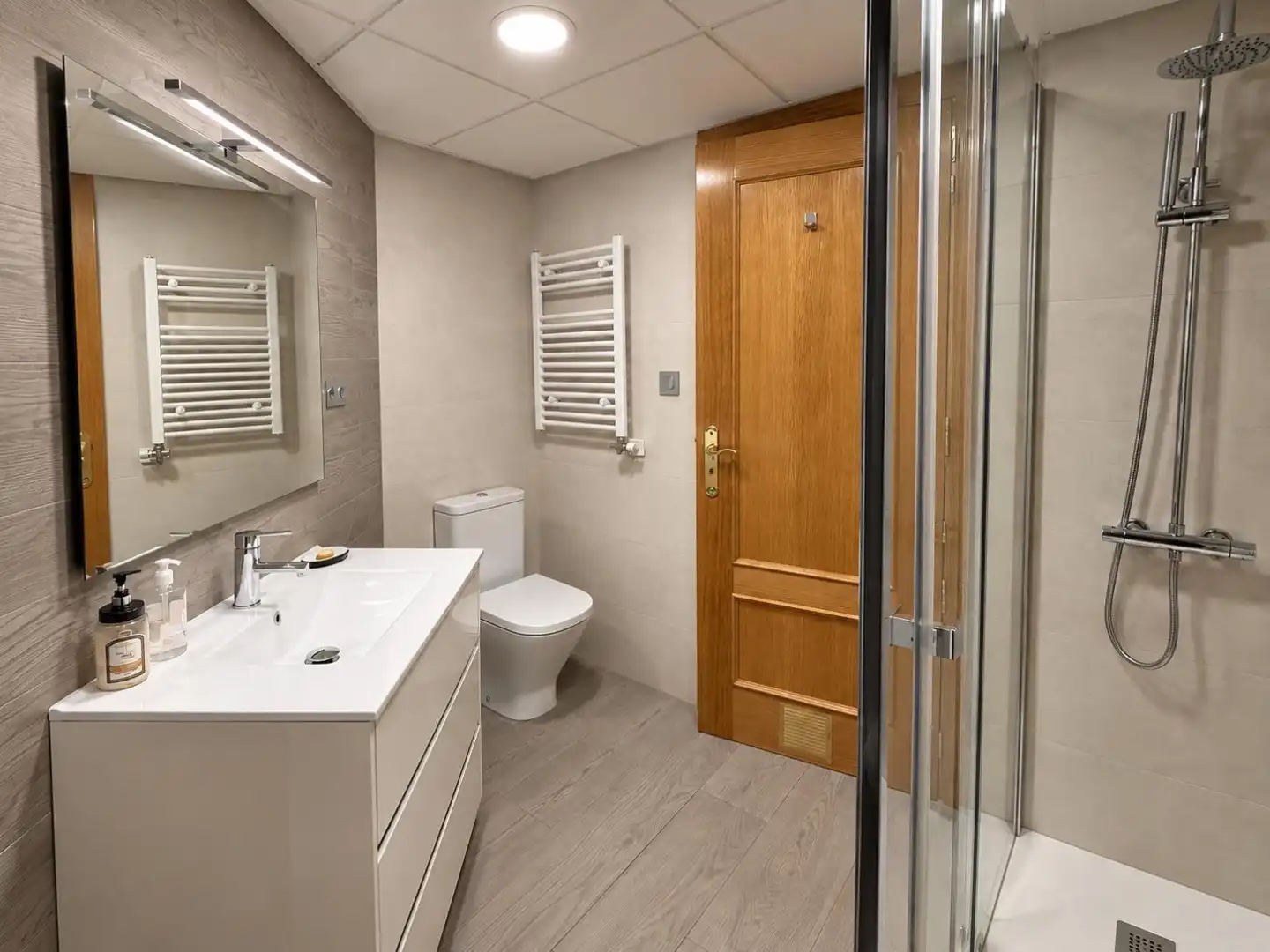 Baño de Piso en venta en Utebo con Aire acondicionado, Calefacción y Trastero