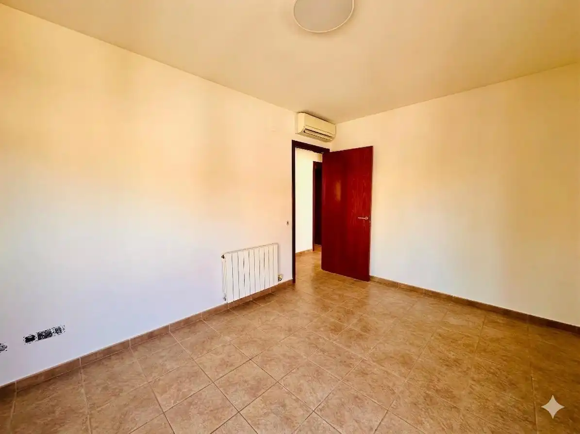 Schlafzimmer von Wohnung zum Verkauf in Palamós mit Klimaanlage, Heizung und Terrasse