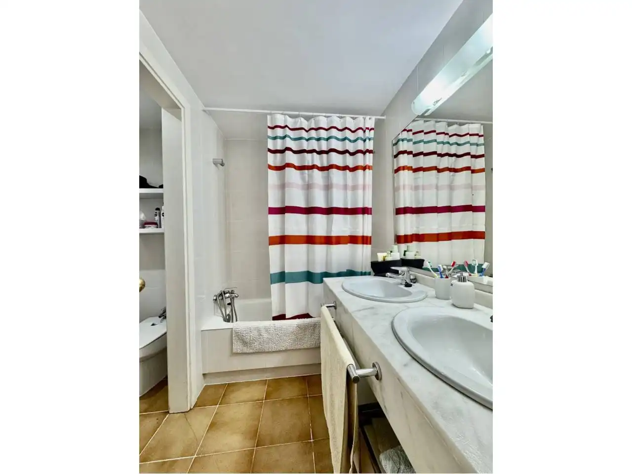 Baño de Piso de alquiler en  Palma de Mallorca con Aire acondicionado, Calefacción y Terraza