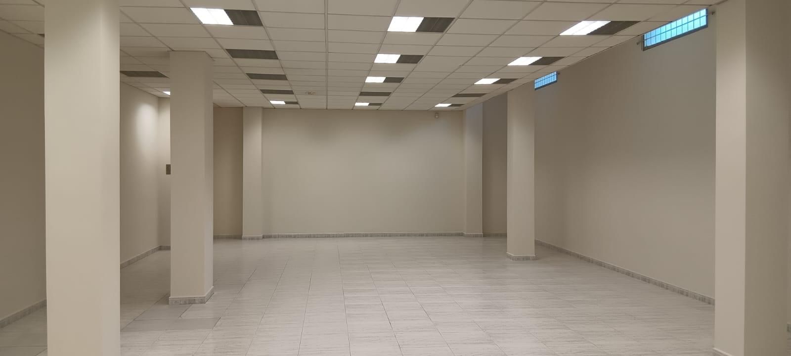 Local de lloguer a de la Diputacio