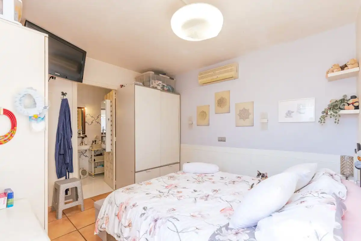 Habitación de Casa adosada en venta en Sant Josep de sa Talaia con Aire acondicionado, Calefacción y Jardín privado