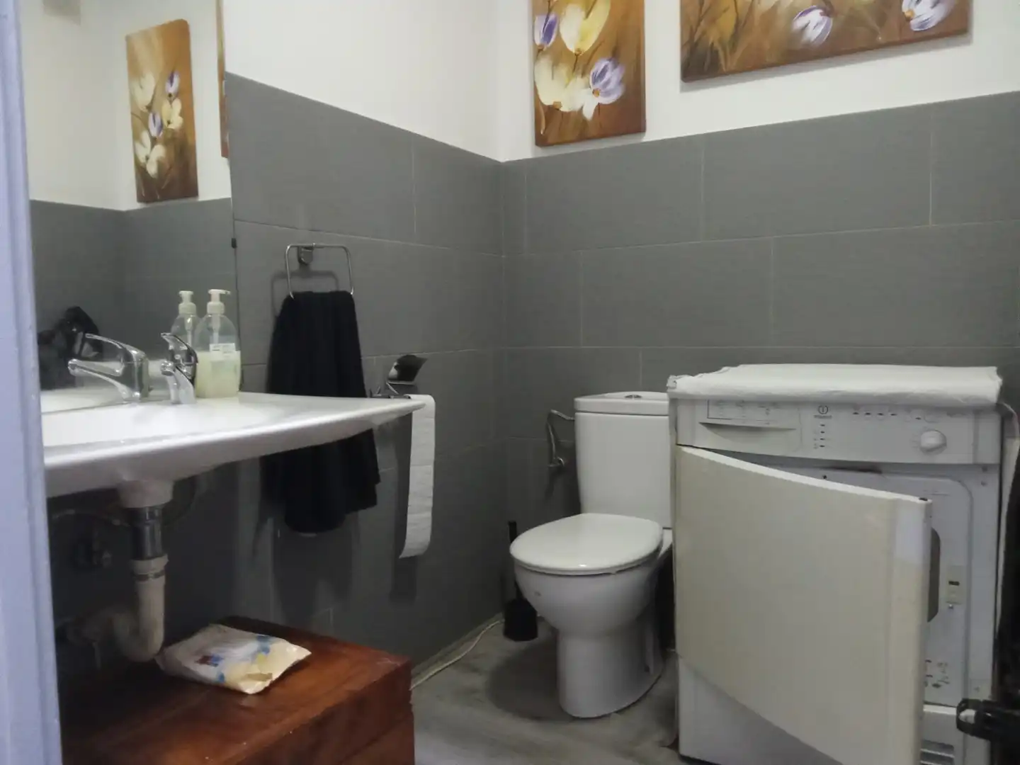 Baño de Local en venta en El Masnou con Aire acondicionado, Calefacción y Amueblado