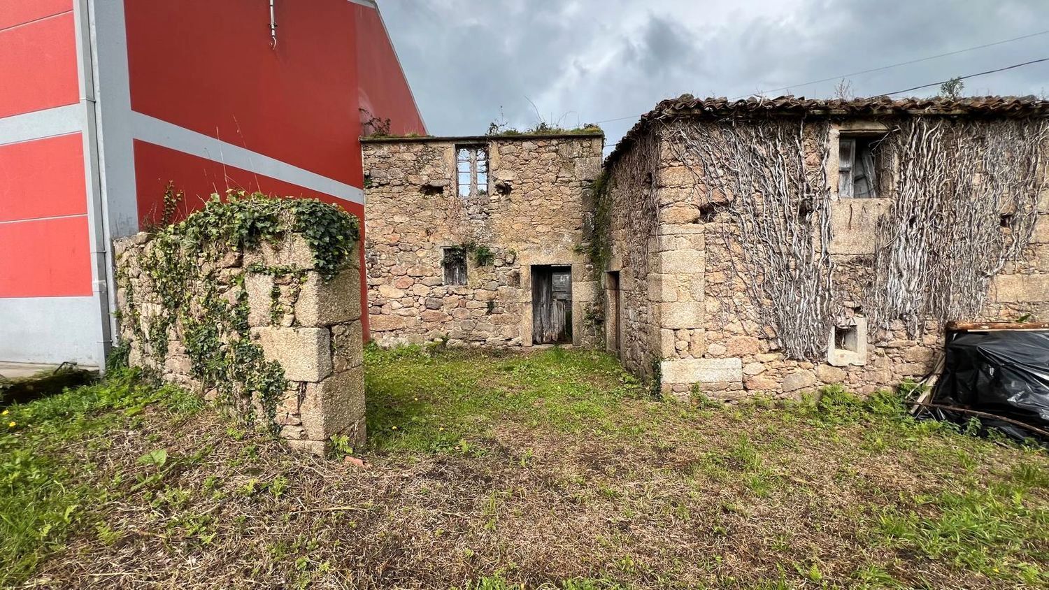 Vista exterior de Finca rústica en venda en Arteixo amb Jardí privat i Traster