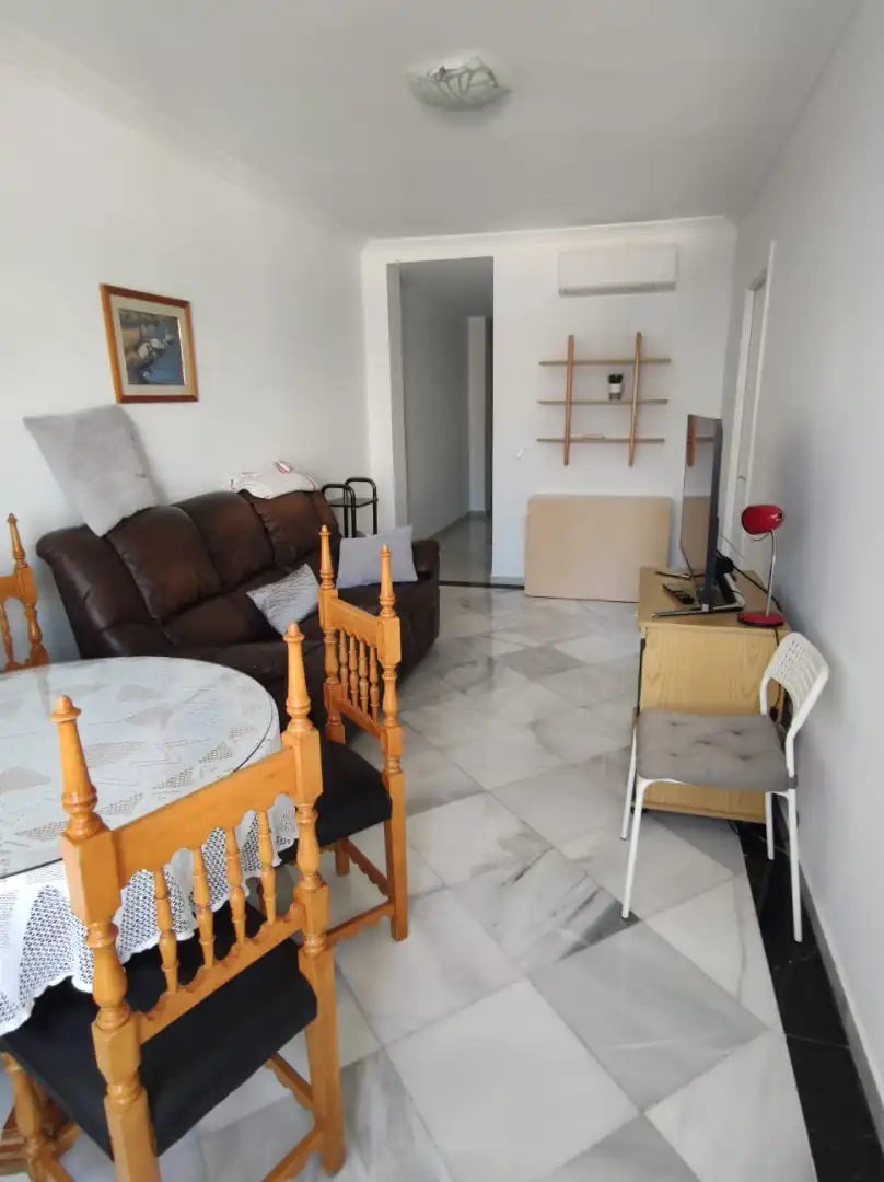 Sala d'estar de Pis de lloguer en Málaga amb Aire condicionat, Terrassa i Moblat