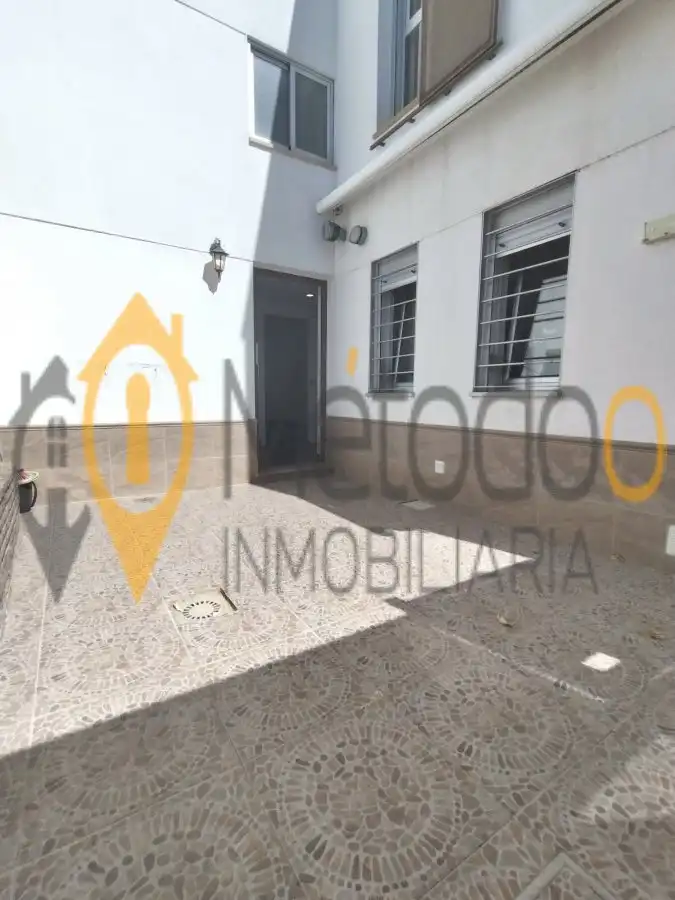 Vista exterior de Casa adosada en venta en La Rinconada con Aire acondicionado, Terraza y Trastero