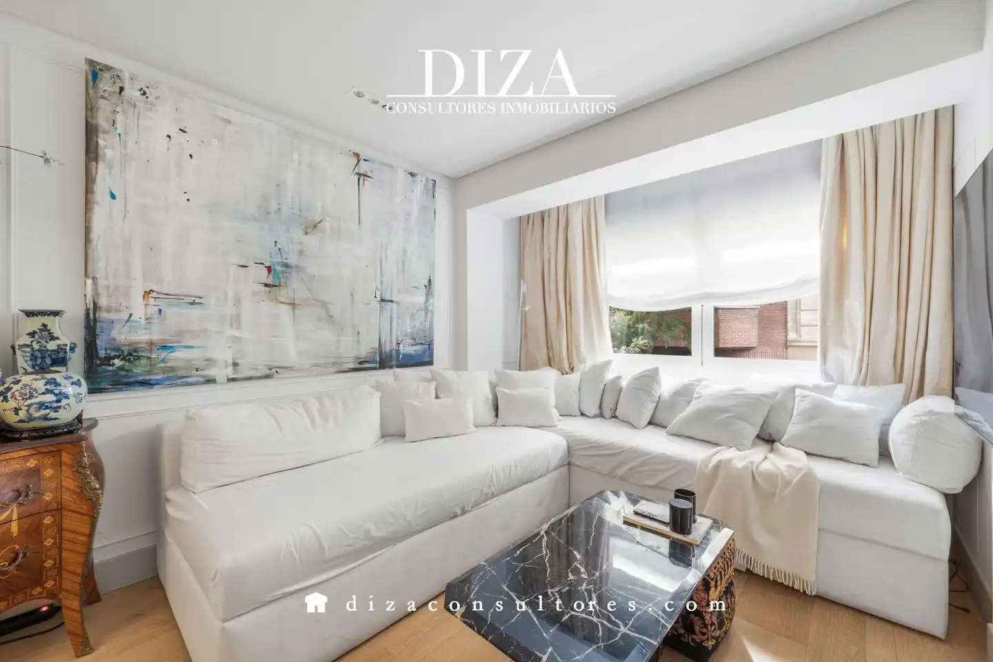 Living room of Flat for rent in Madrid  with Air Conditioner, Heating and Furnished