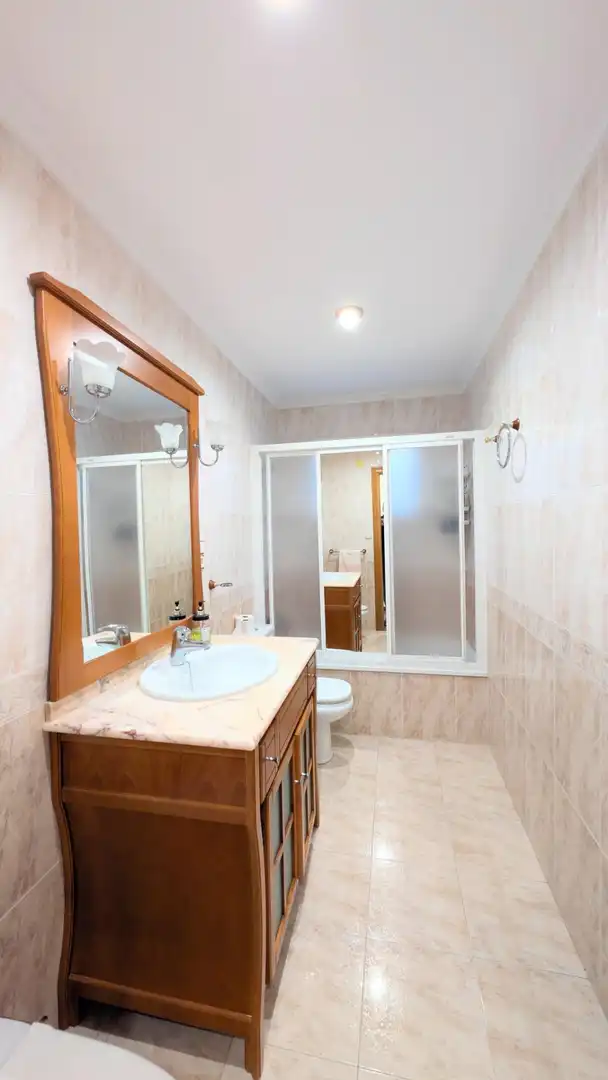 Bathroom of Flat for sale in Elche / Elx  with Air Conditioner and Balcony