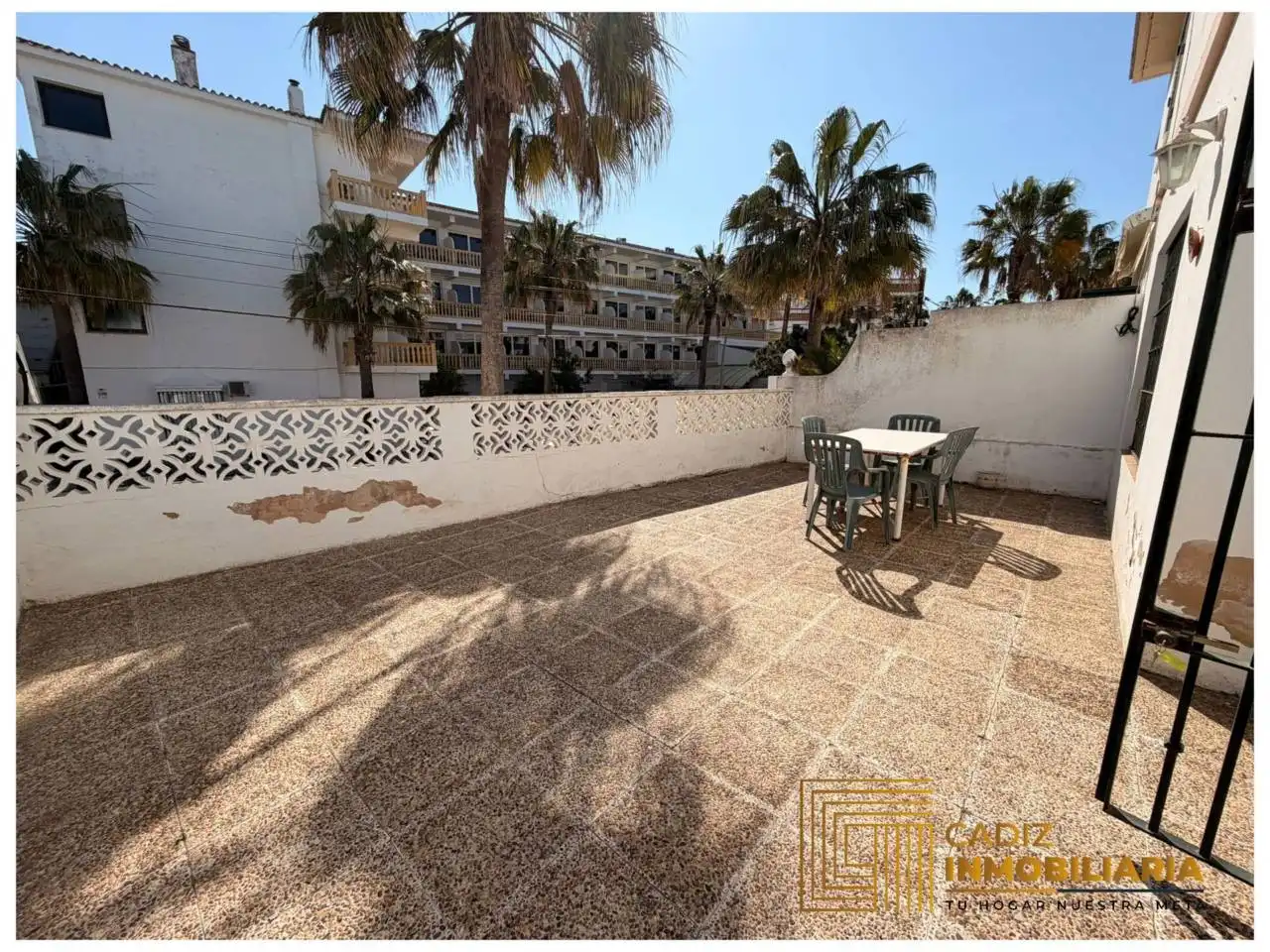 Vista exterior de Casa o xalet en venda en Chipiona amb Terrassa