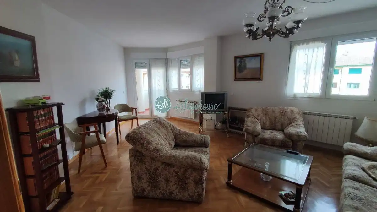 Living room of Flat for sale in Segovia  with Heating, Parquet flooring and Terrace
