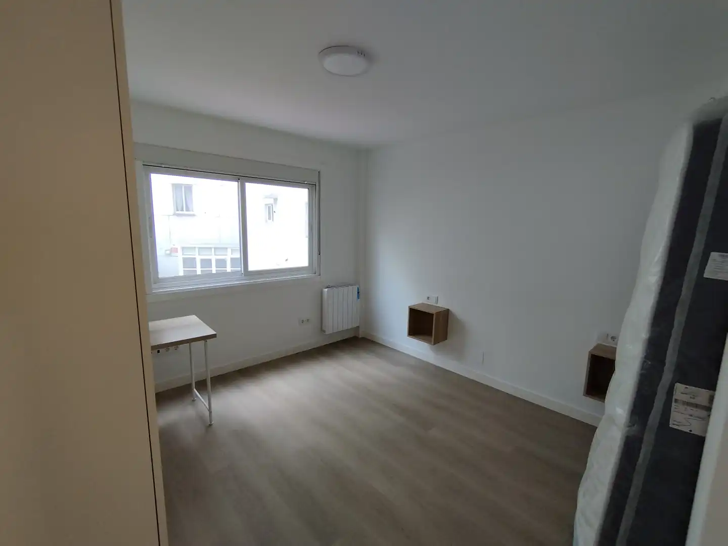 Habitación de Piso de alquiler en A Coruña Capital  con Calefacción, Amueblado y Horno