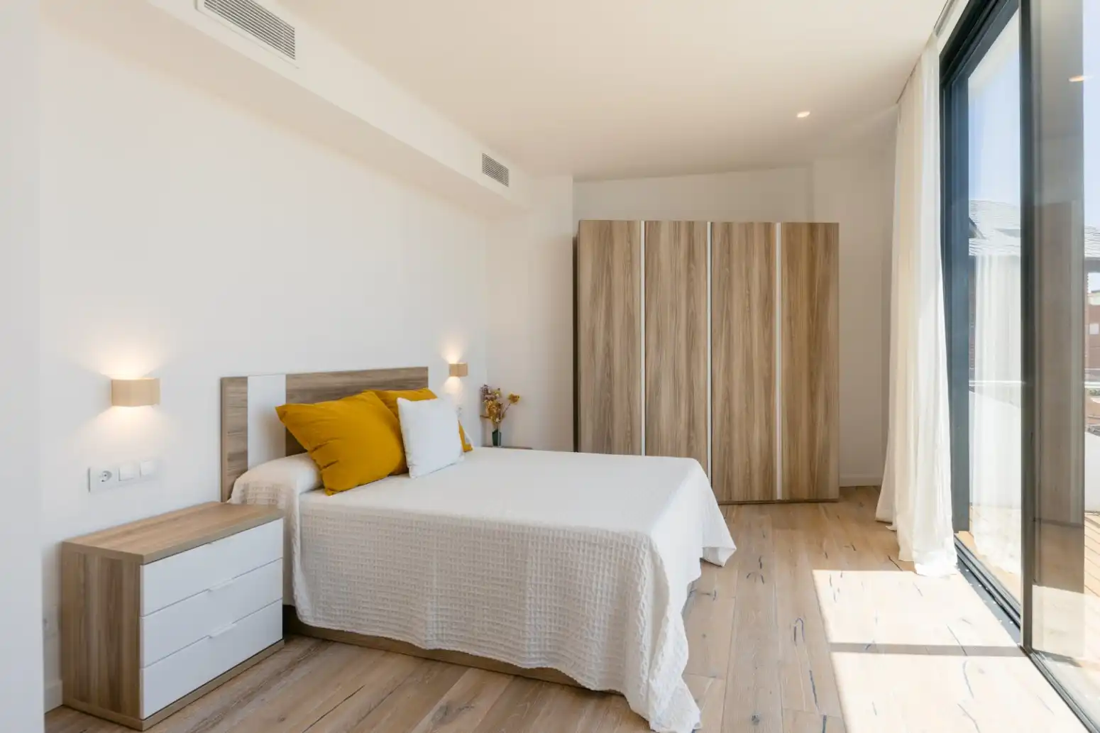 Dormitori de Casa o xalet en venda en Viladecans amb Aire condicionat, Calefacció i Jardí privat