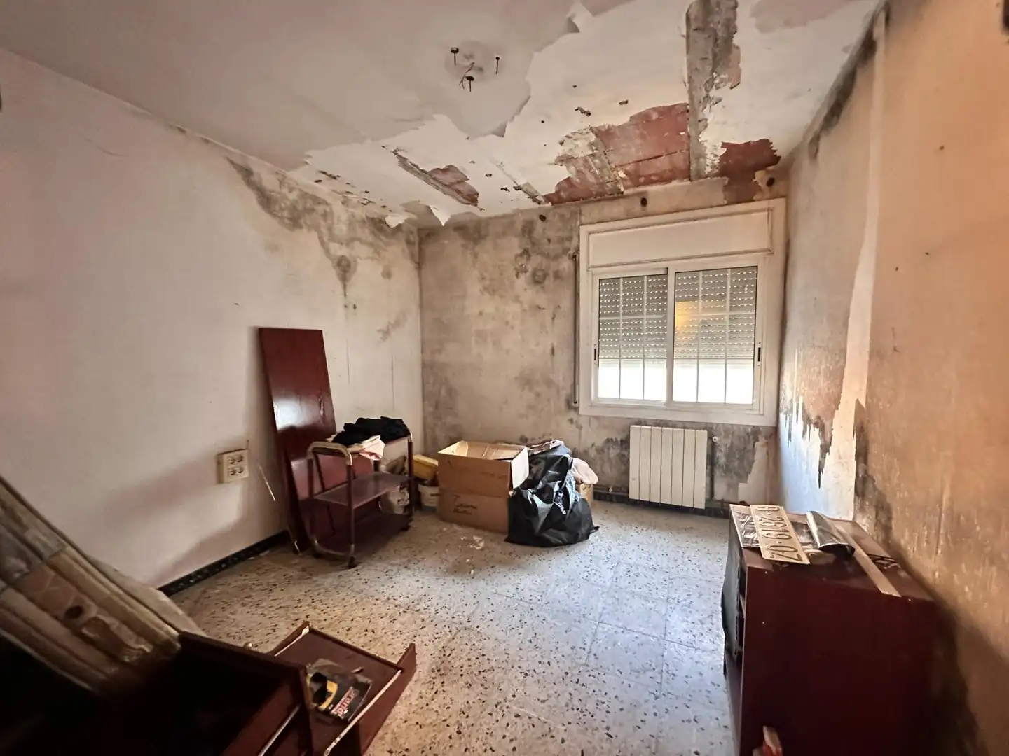 Sala d'estar de Casa o xalet en venda en Montcada i Reixac amb Traster