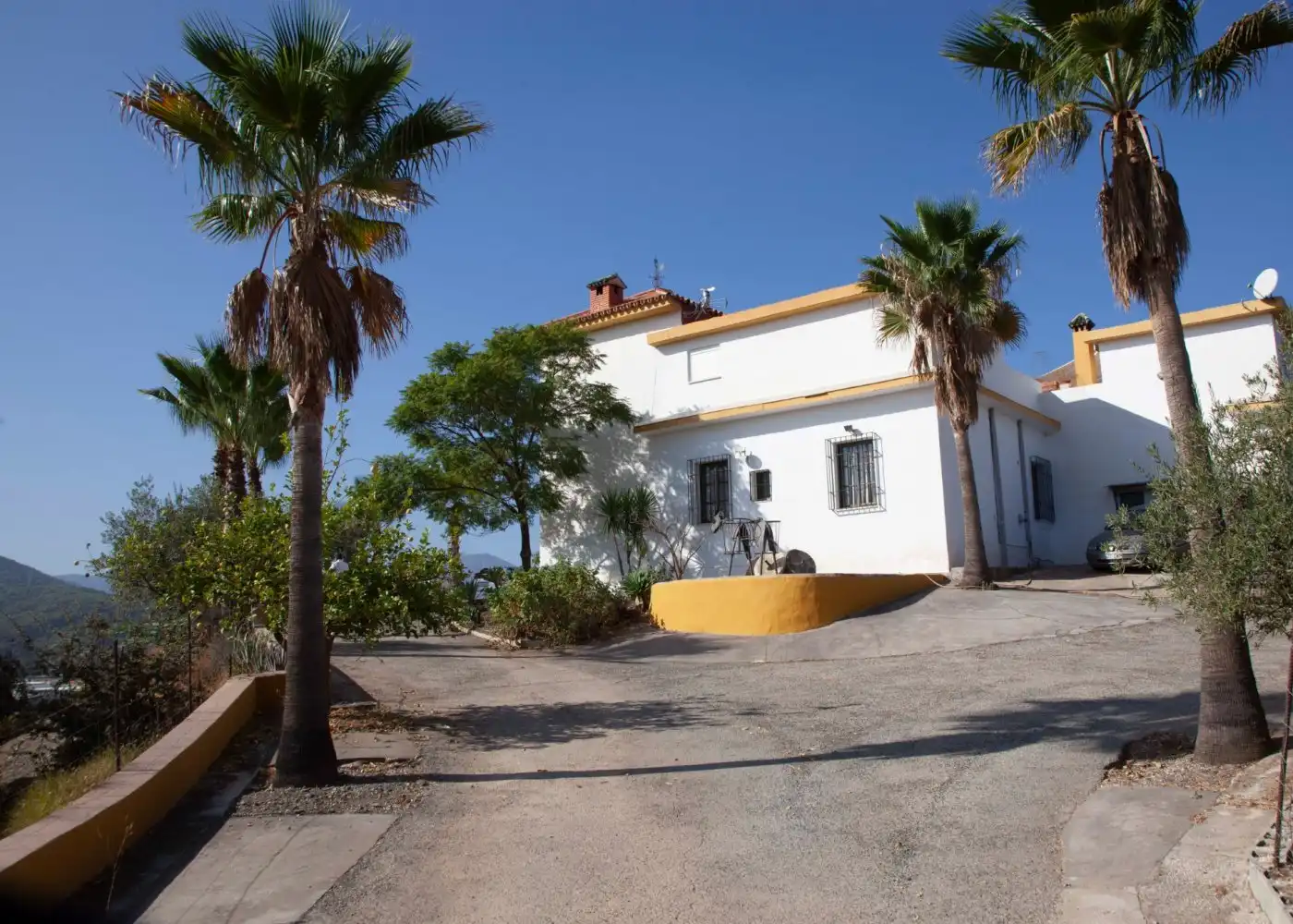 Vista exterior de Finca rústica en venda en Monda amb Jardí privat, Terrassa i Traster