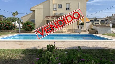 Chalet en venta en AlcanarPlatja  Urb. MontsiaMar, 4 dormitorios.