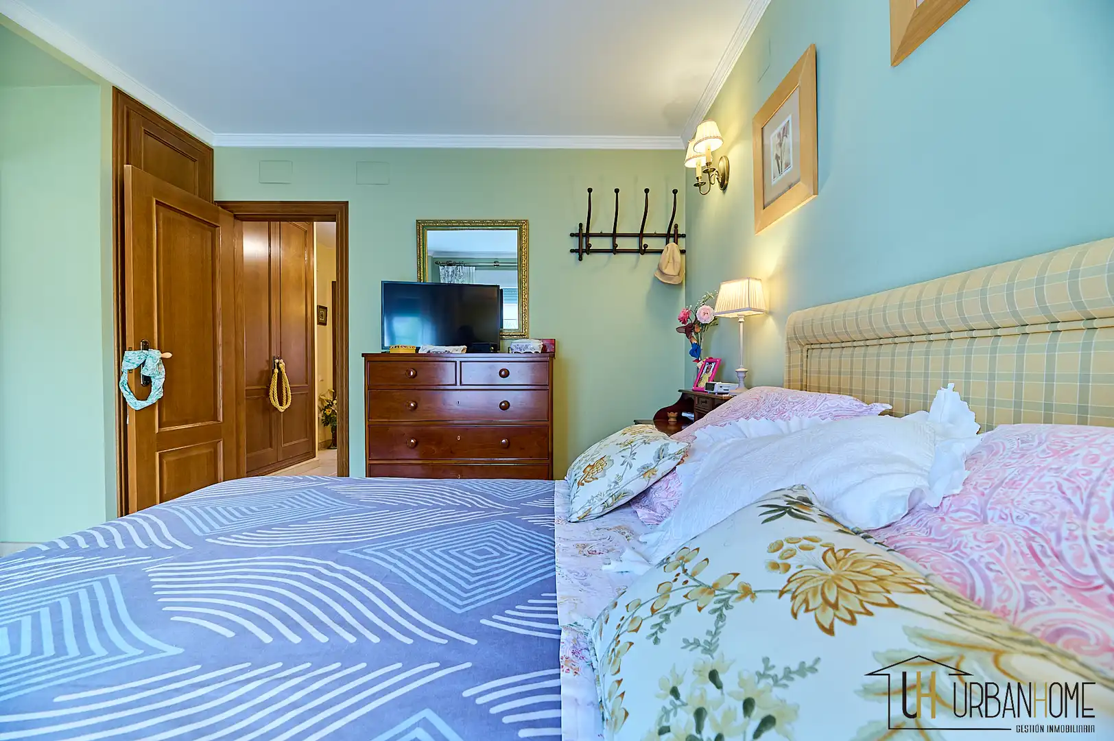 Habitación de Casa adosada en venta en Rocafort con Aire acondicionado, Calefacción y Balcón