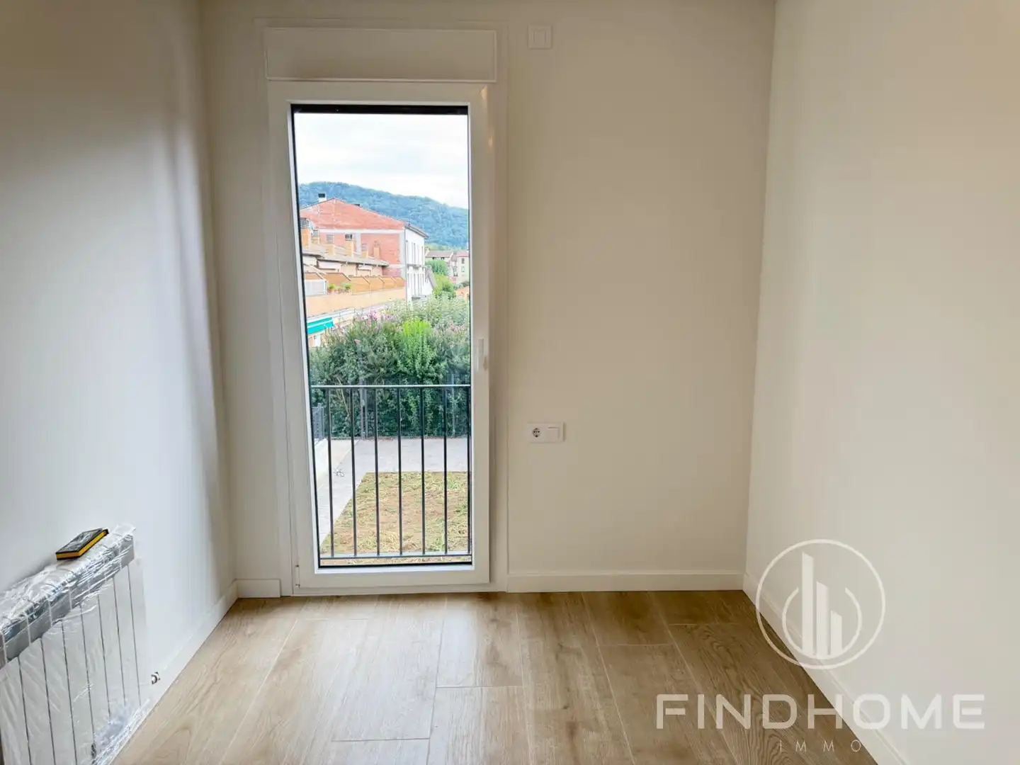 Casa aparellada amb terrassa en venda a Avinguda Fernando Laparte, imagen 23