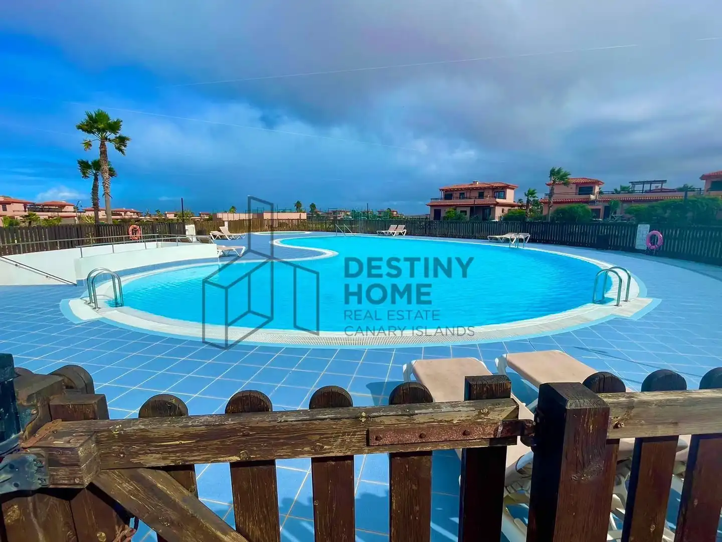 Piscina de Casa adosada en venda en La Oliva amb Aire condicionat, Jardí privat i Terrassa