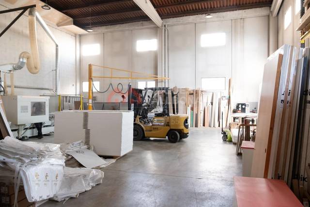 Nave industrial en Venta en Carrer GRAN BRETANYA en Polígon Industrial