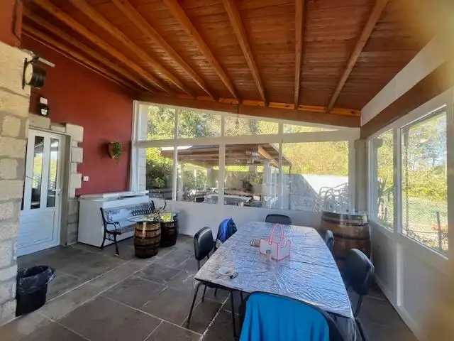 Terrassa de Casa o xalet en venda en Friol amb Jardí privat, Terrassa i Moblat