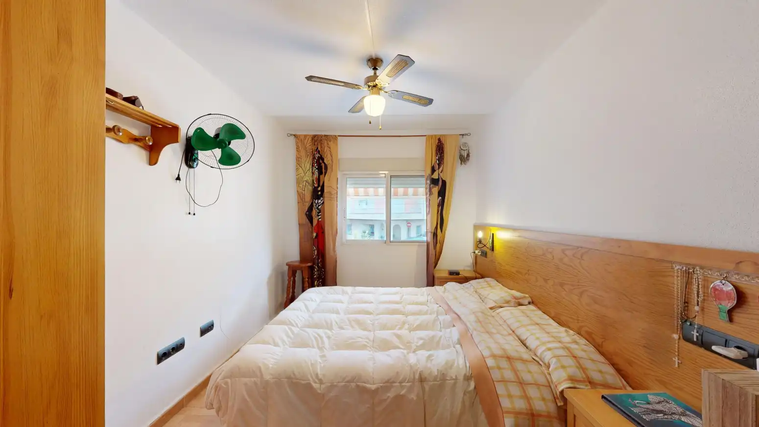 Habitación de Casa adosada en venta en Murcia con Terraza y Balcón