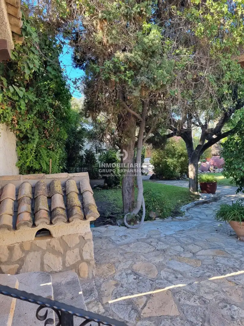 Vista exterior de Casa o chalet en venta en Alicante / Alacant con Jardín privado, Terraza y Trastero