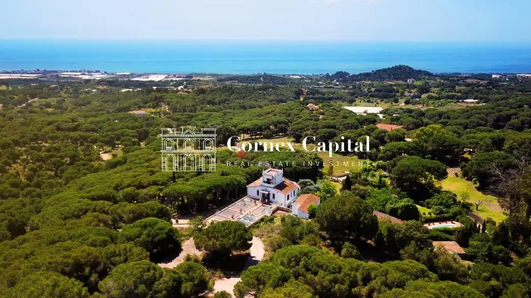 Country house zum Verkauf in Sant Andreu de Llavaneres mit Privatgarten, Terrasse und Schwimmbad