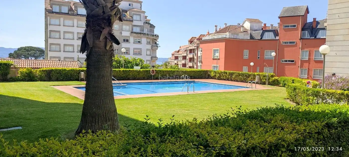 Appartamento con piscina in affitto a Rúa Castelao 69
