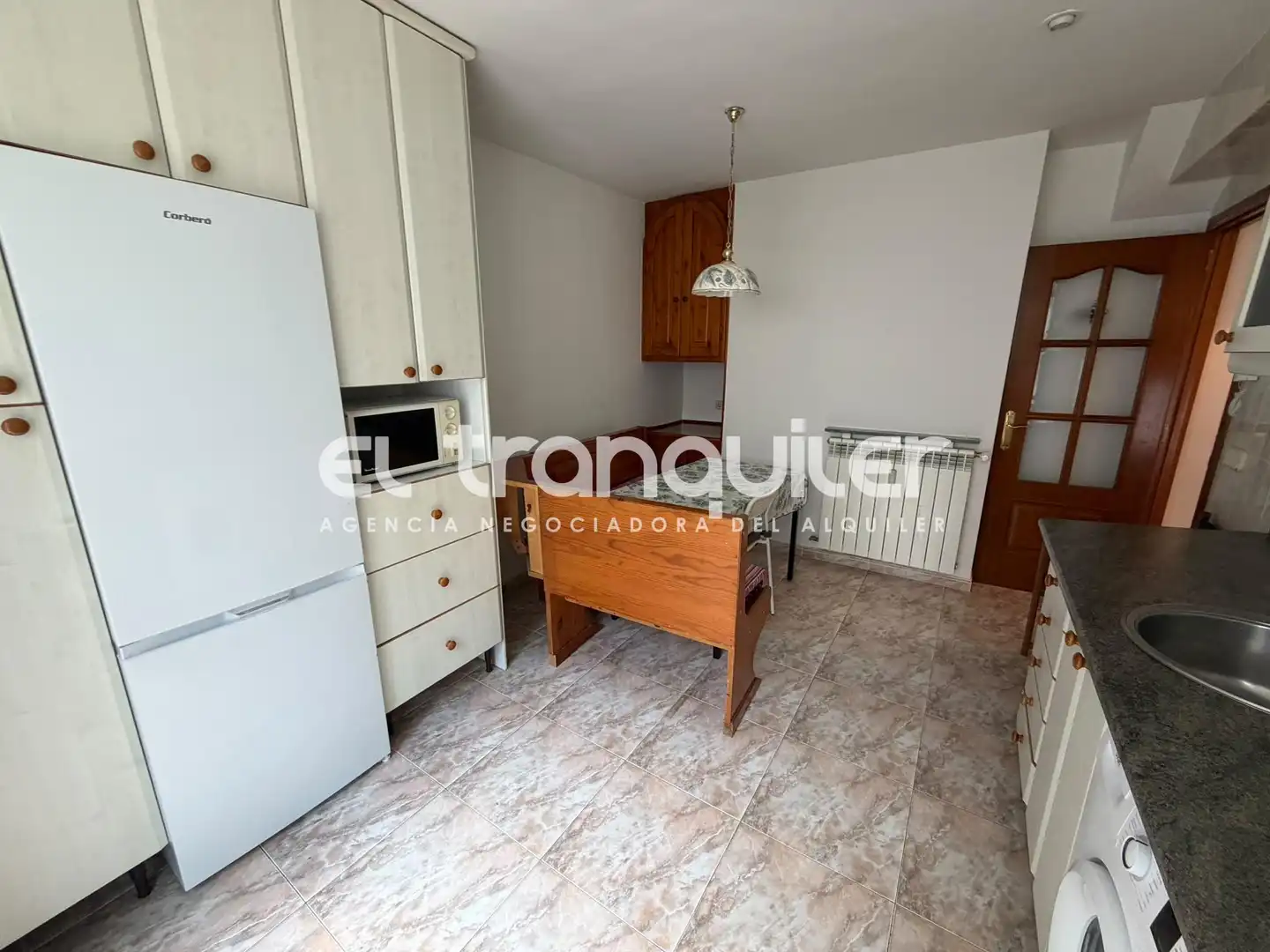 Kitchen of Flat for rent in Madrid  with Air Conditioner, Parquet flooring and Terrace