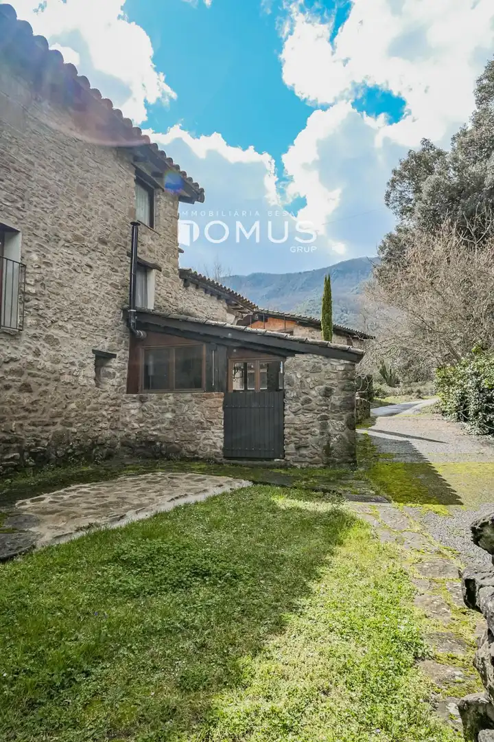 Vista exterior de Finca rústica en venta en Santa Pau con Calefacción, Parquet y Piscina