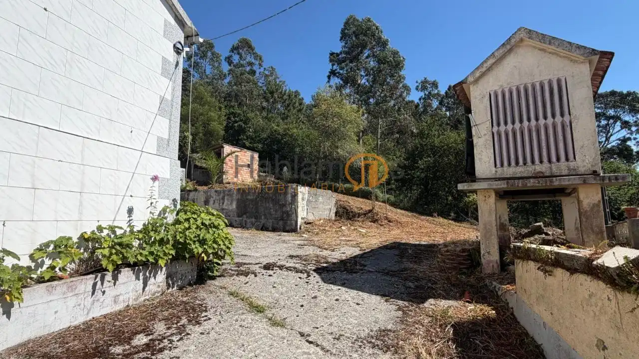 Country homes for sale in Bueu  with Heating, Private garden and Storage room