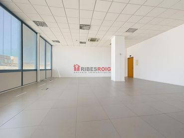Bureau avec ascenseur à vendre à Europa