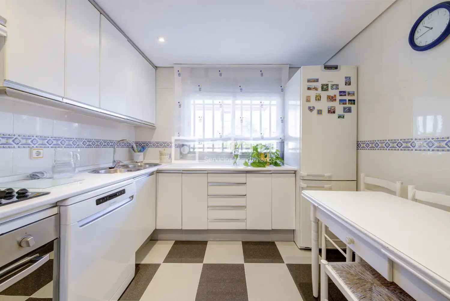 Kitchen of Houses for sale in Pozuelo de Alarcón  with Air Conditioner, Heating and Parquet flooring