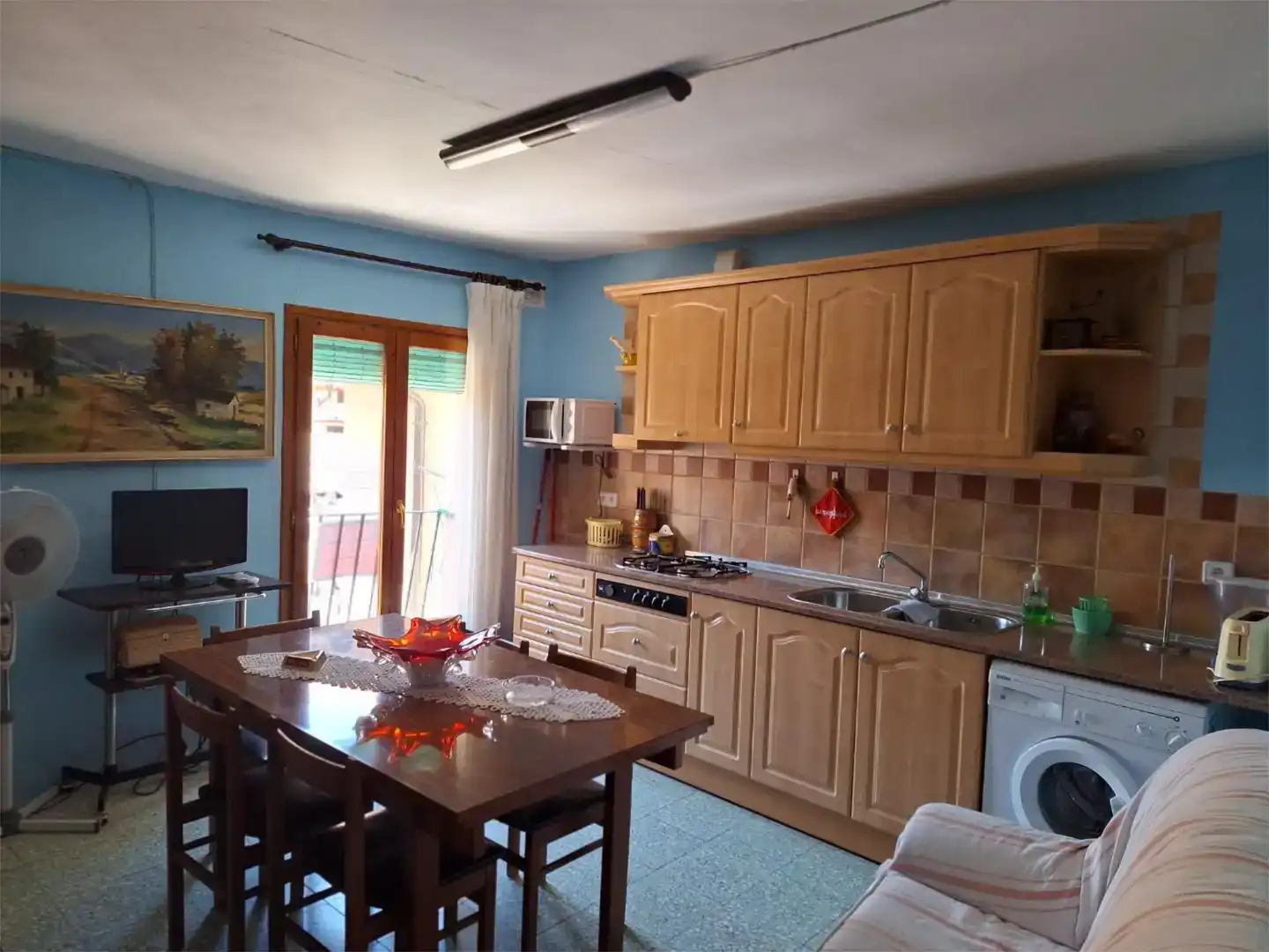 Cuina de Pis en venda en Molinos amb Moblat i Balcó