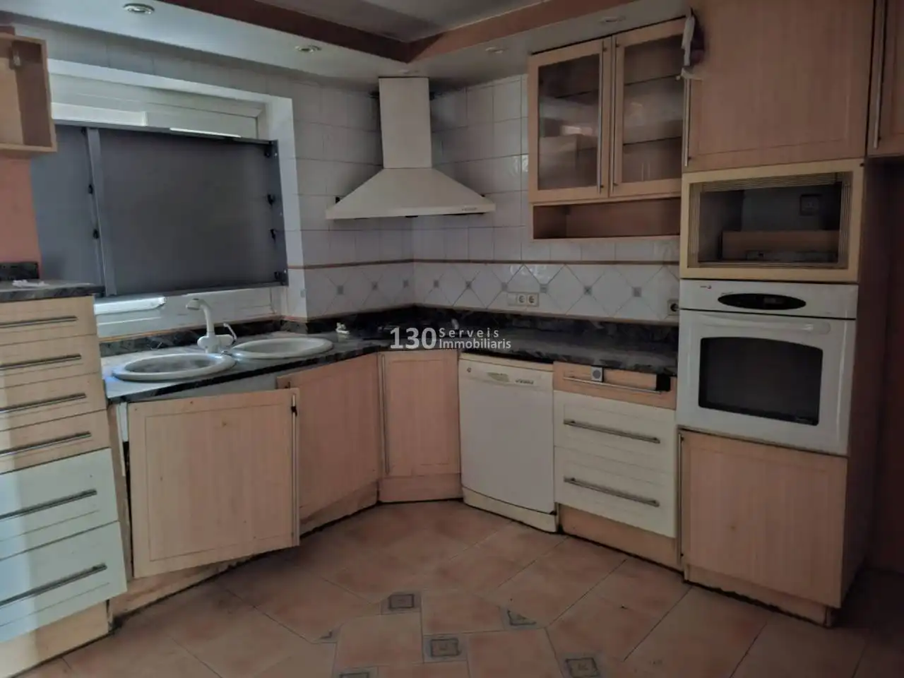 Cuina de Casa adosada en venda en Torroella de Montgrí amb Jardí privat, Terrassa i Piscina
