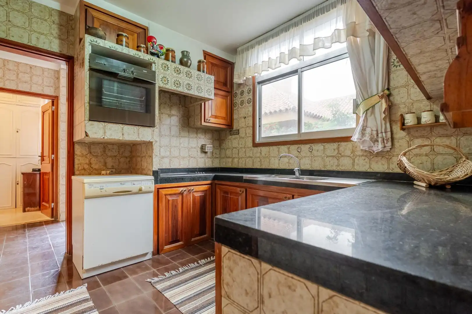 Cuina de Casa adosada en venda en Las Palmas de Gran Canaria amb Jardí privat, Parquet i Terrassa