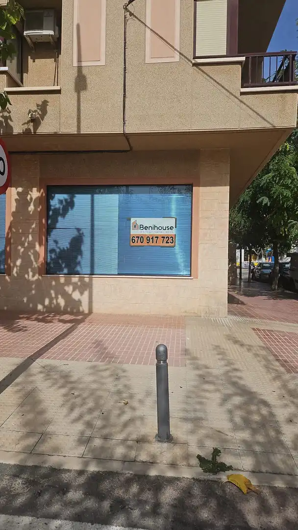 Locale commerciale in vendita a Colonia Madrid