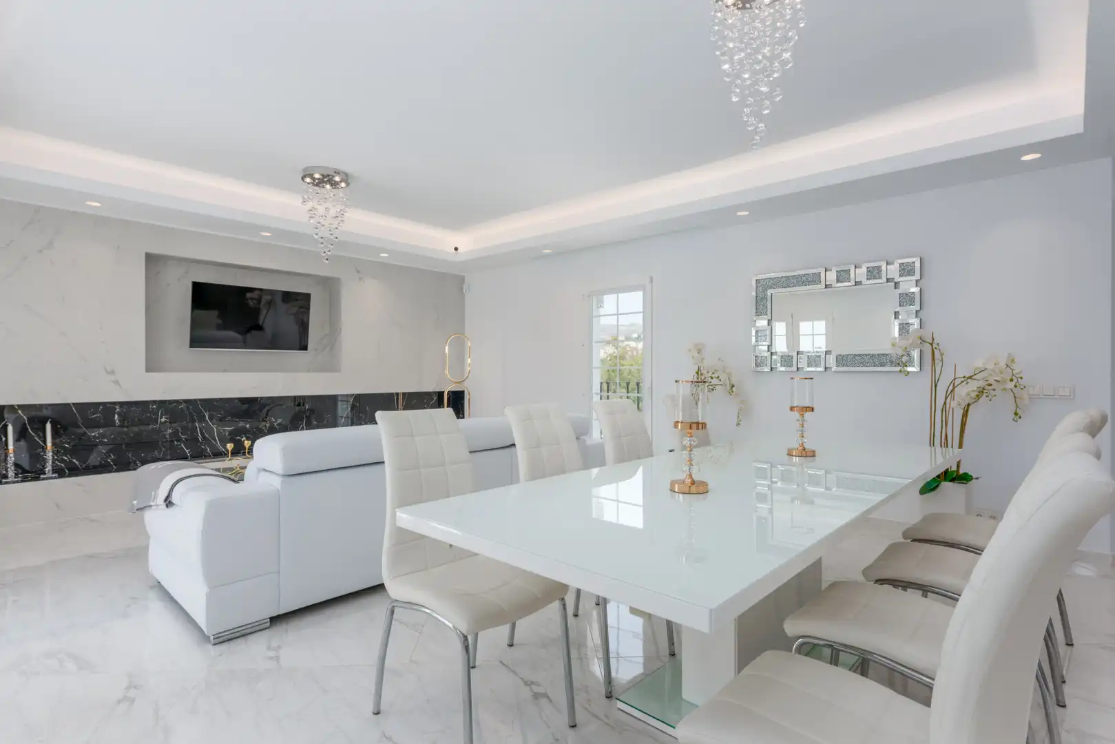 Comedor de Casa adosada en venta en Marbella con Aire acondicionado, Jardín privado y Terraza