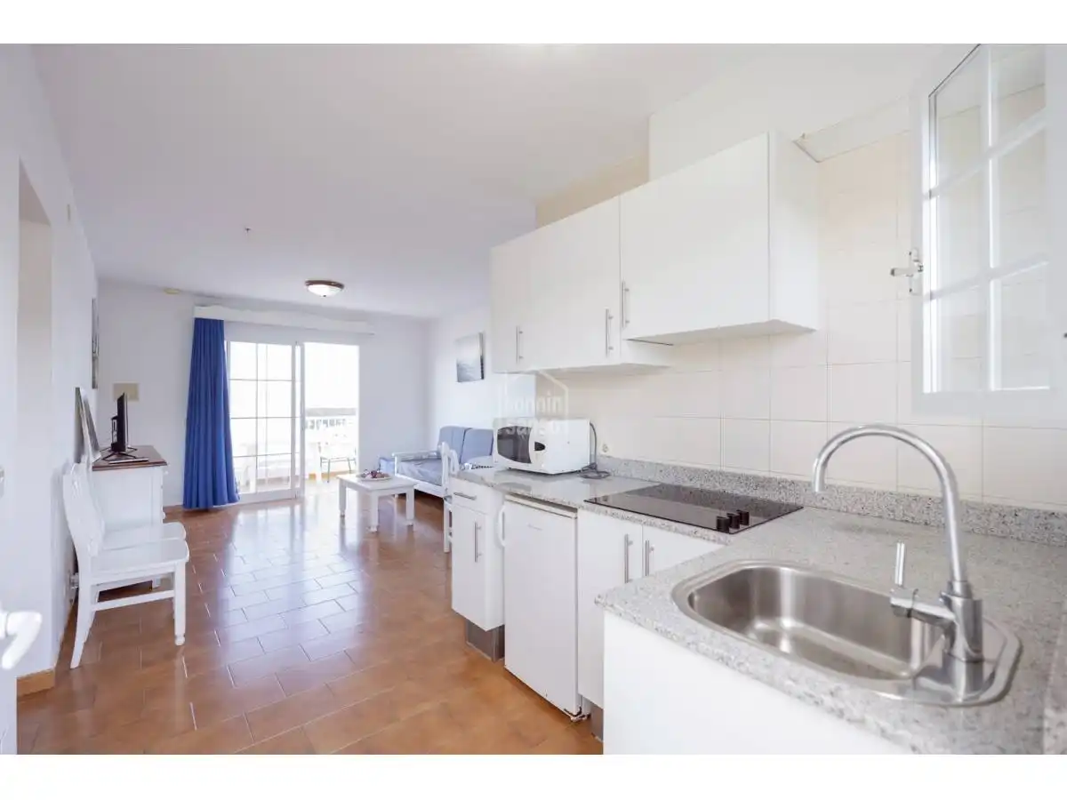 Cuina de Apartament en venda en Es Mercadal amb Jardí privat, Terrassa i Piscina