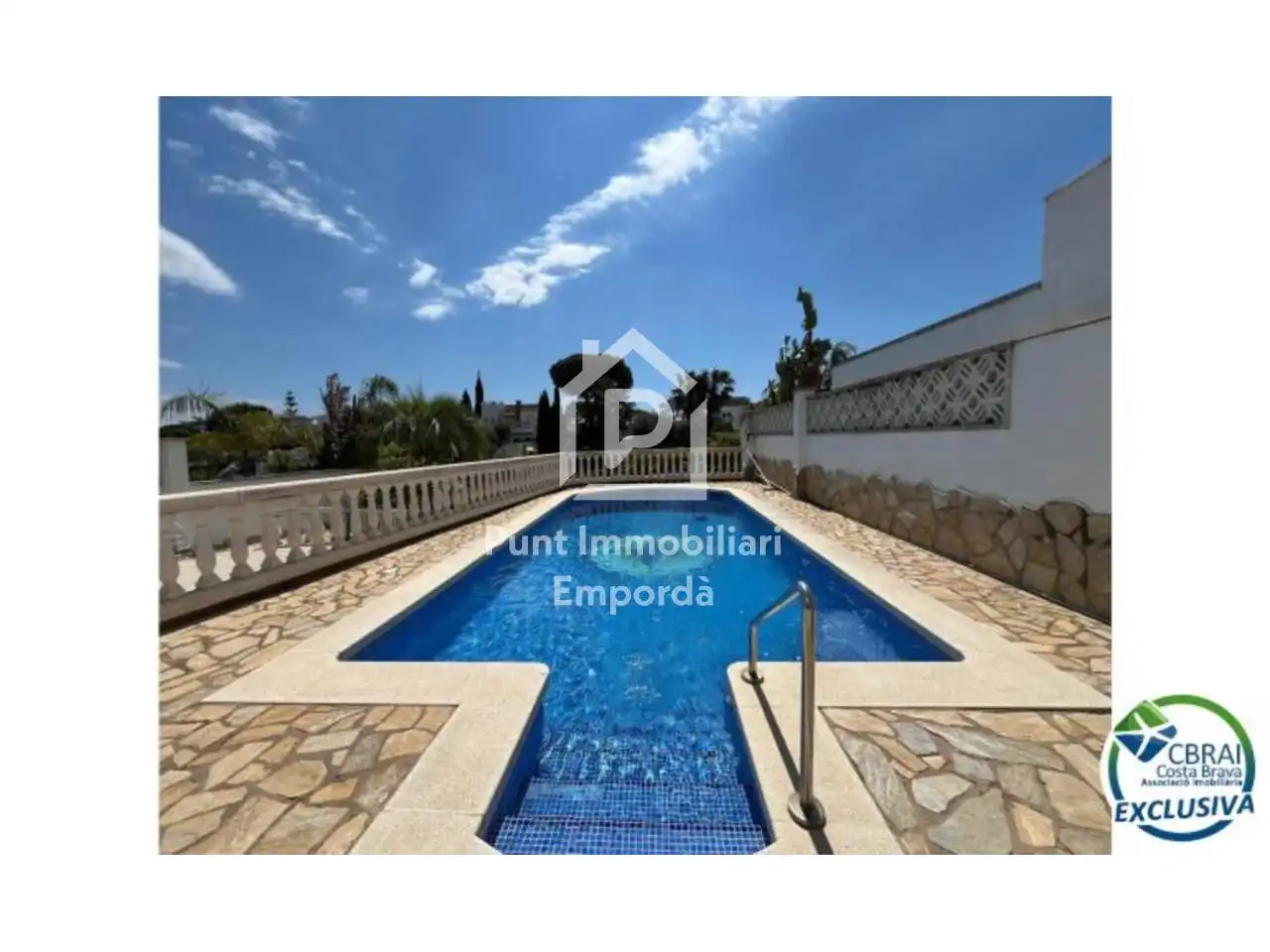 Piscina de Casa o xalet en venda en Empuriabrava amb Aire condicionat, Calefacció i Jardí privat